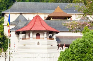 Must-See Sri Lanka Tourist Attractions: temple of the tooth