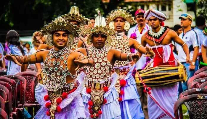 Enjoy Sri lankan traditional dance sessions with private tours.